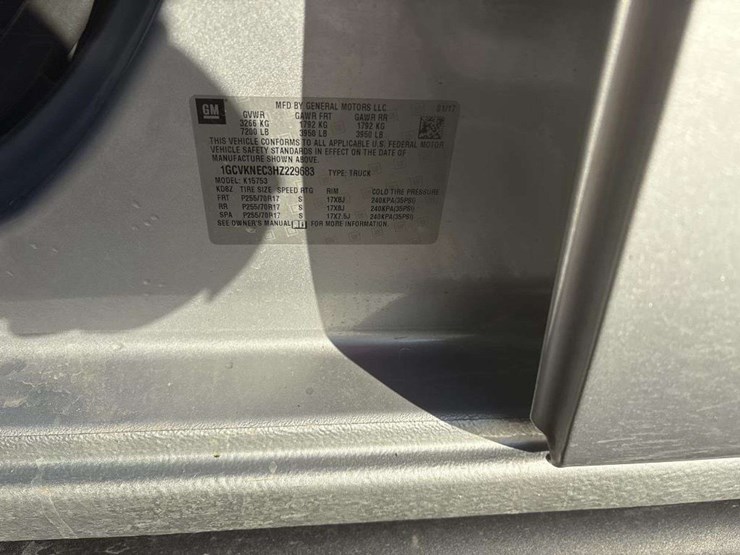 2017-chevrolet-1500-image-25
