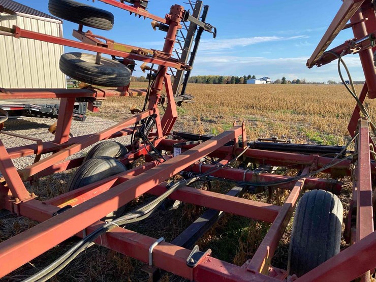 case-ih-4300-image-34