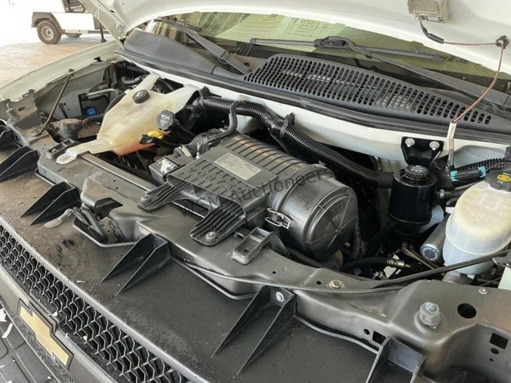 2012-chevrolet-express-1500-image-12