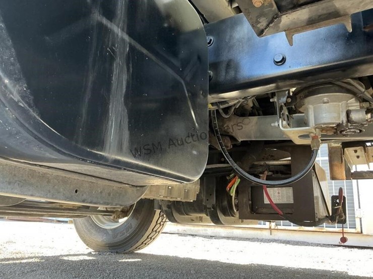 2009-international-7400-image-34