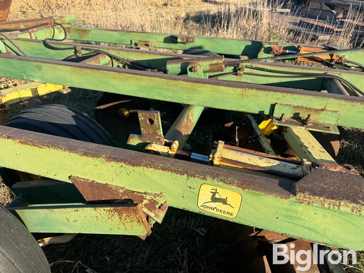 john-deere-230-image-17