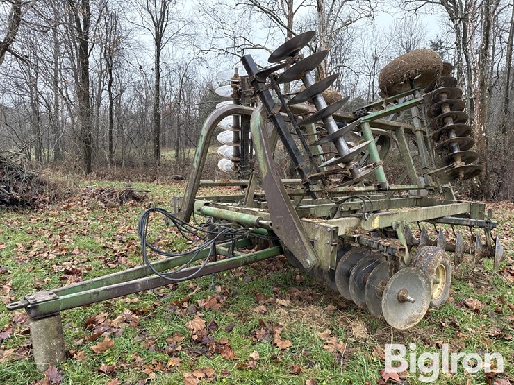 john-deere-230-image-1