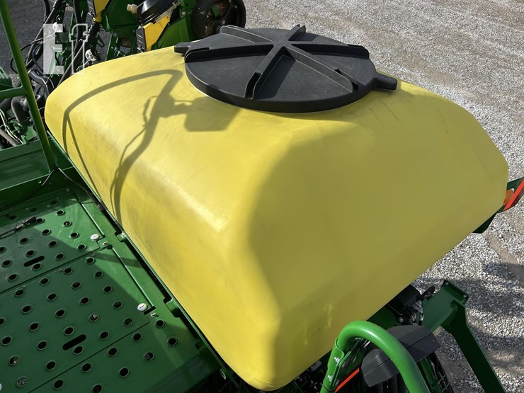 john-deere-1795-image-40