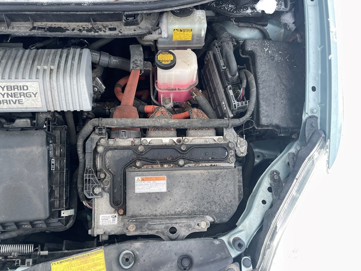 #1155-•-2013-toyota-prius-hybrid-(has-mn-title-in-delay)-image-11