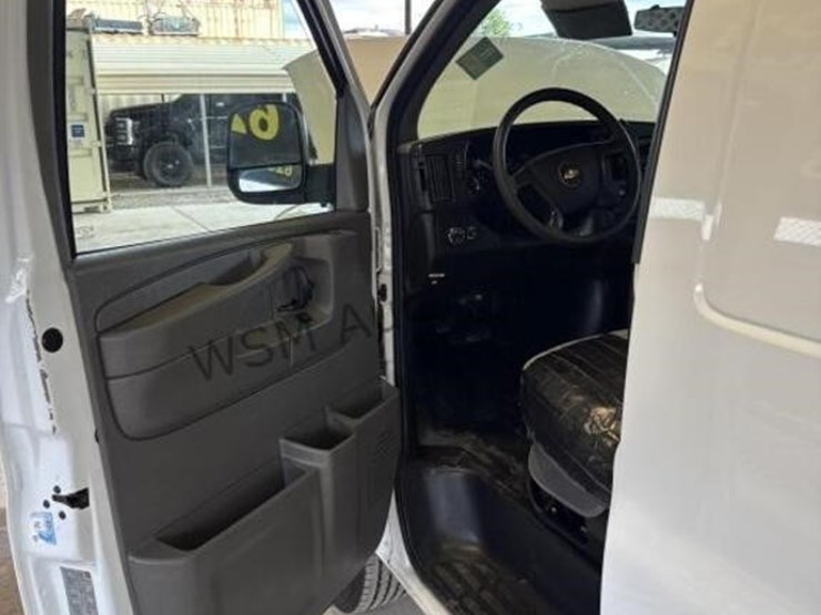 2014-chevrolet-express-2500-image-27