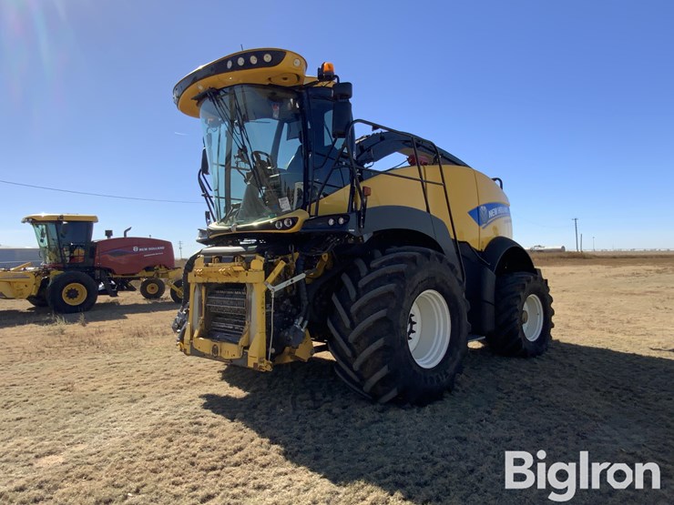 new-holland-fr850-image-1