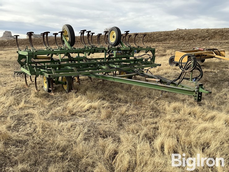 john-deere-1010-image-3