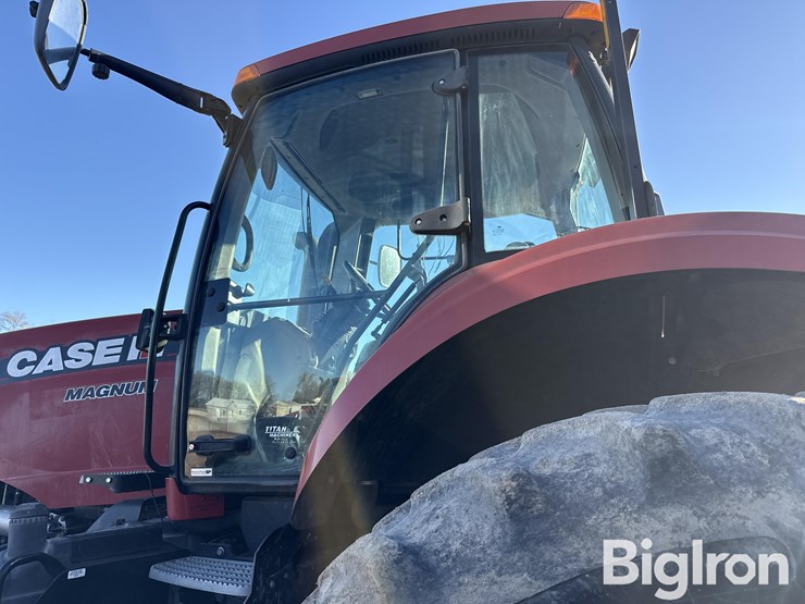 case-ih-magnum-235-image-18