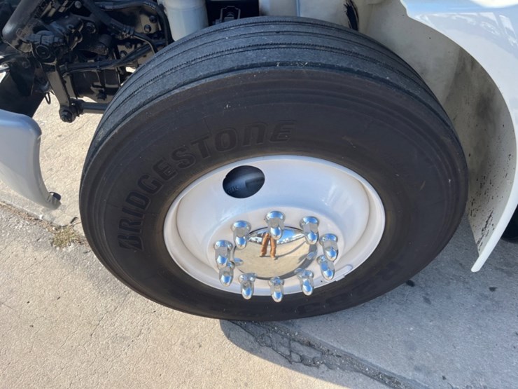 2018-international-durastar-4300-image-12