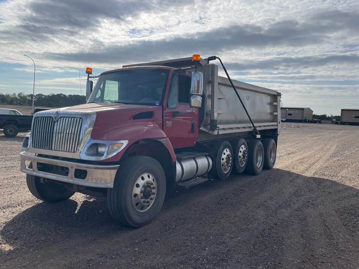 international-7400-image-1