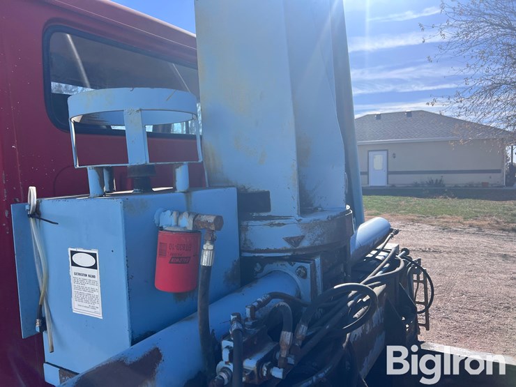 international-s1900-image-15