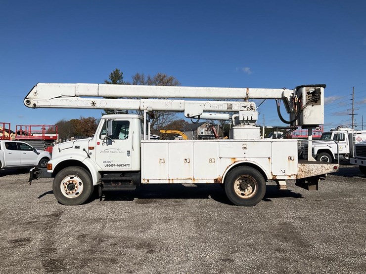 2001-international-4900-image-2