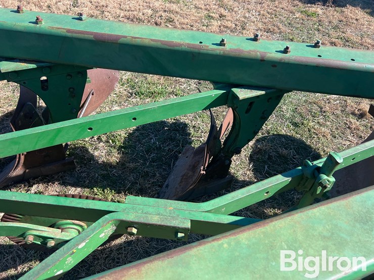 john-deere-8-image-19