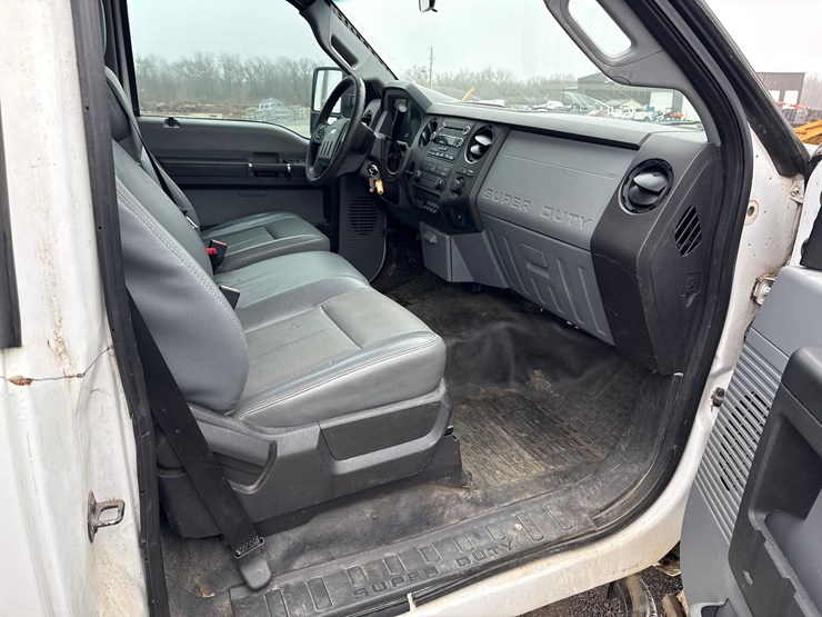 ford-f550-xl-image-23