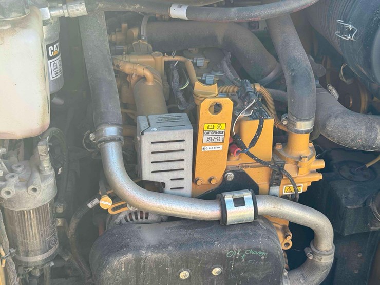 caterpillar-236d-image-38