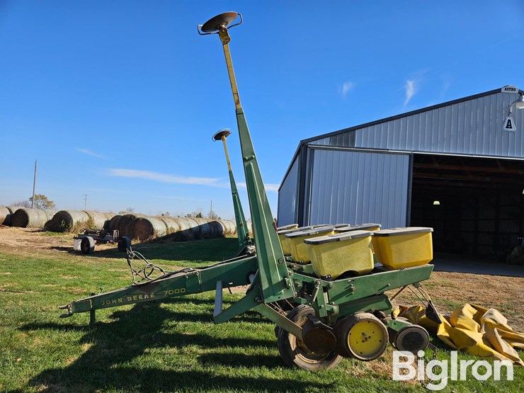 john-deere-7000-image-8