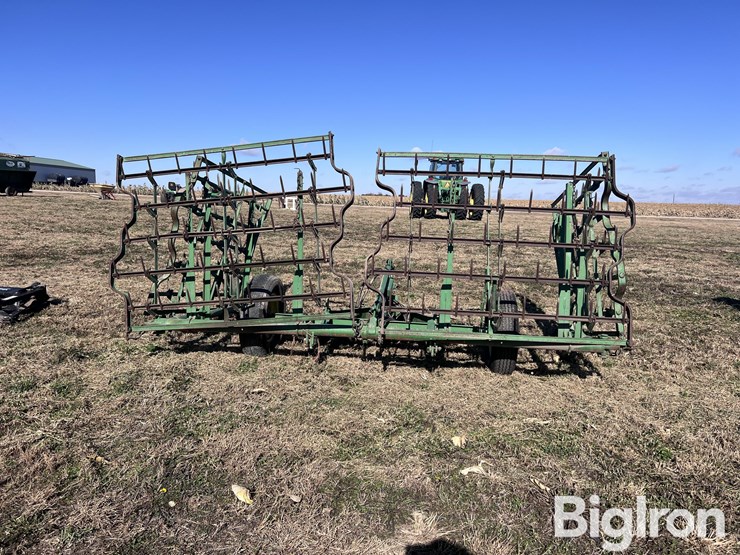 john-deere-24-image-6