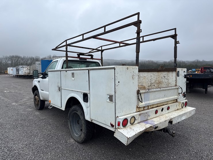 ford-f550-xl-image-4