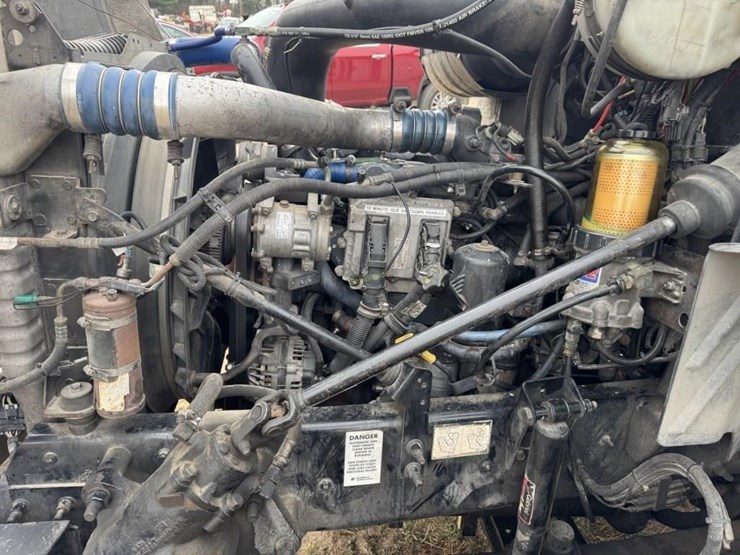 2006-mack-vision-cx612-image-16