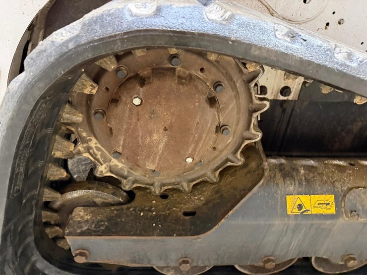 bobcat-t740-image-18