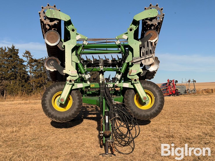 2022-john-deere-2680h-image-2