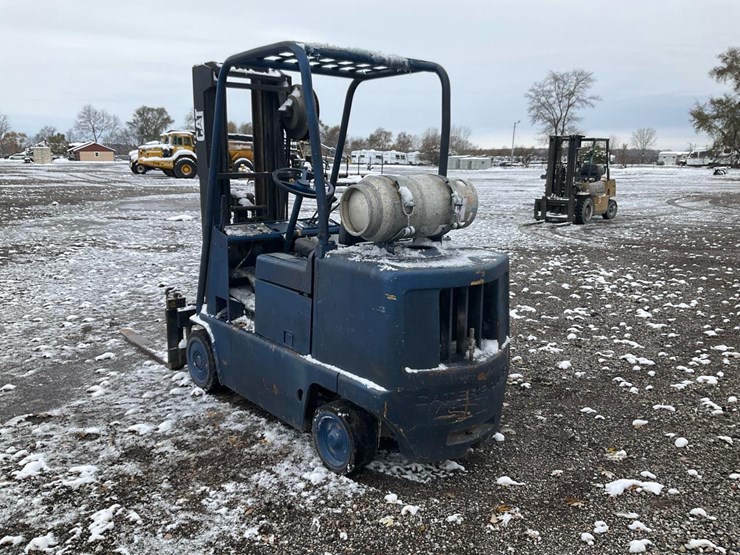 #1354-•-caterpillar-t80b-forklift-image-3