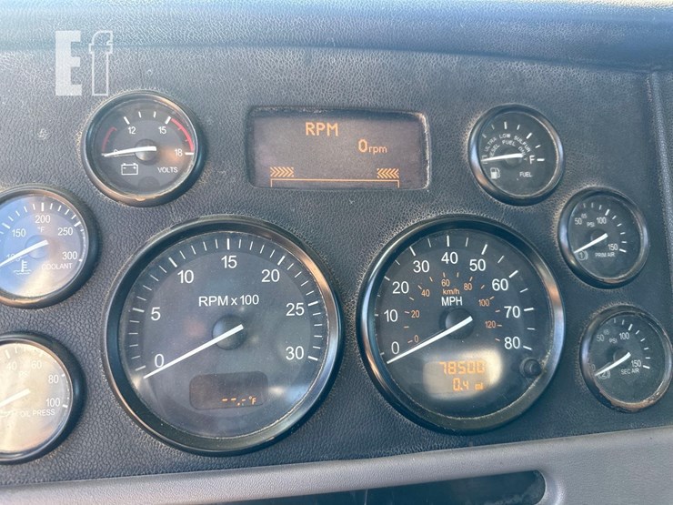 2012-peterbilt-367-image-40