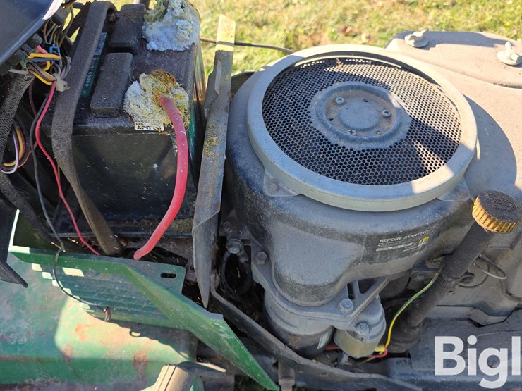 john-deere-285-image-12