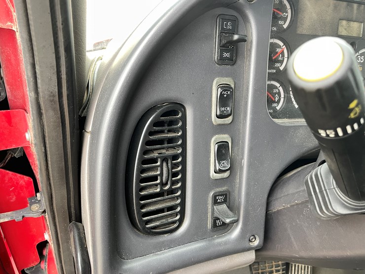 #1119-•-2009-freightliner-digger-derrick-(has-mn-title)-image-75