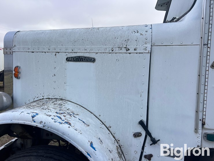 freightliner-flc120-image-13