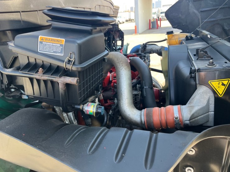 2019-international-durastar-4300-image-10