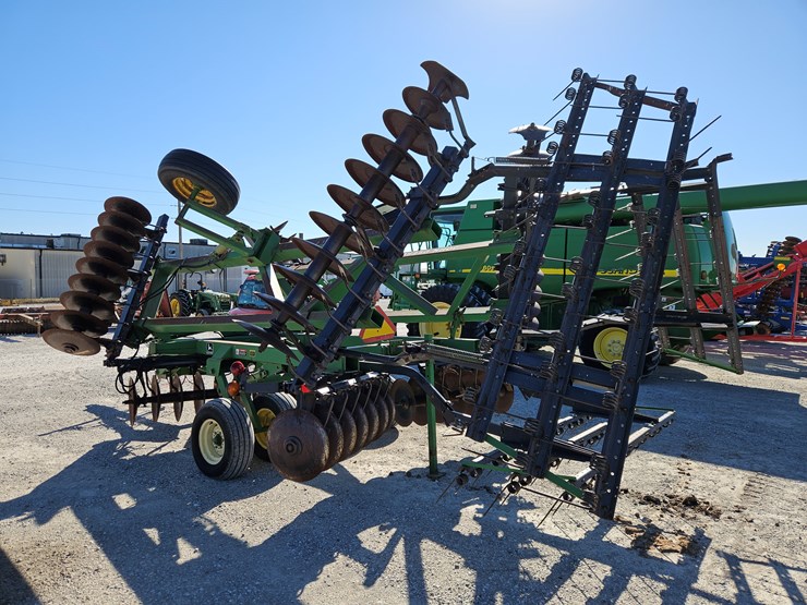 john-deere-630-image-12