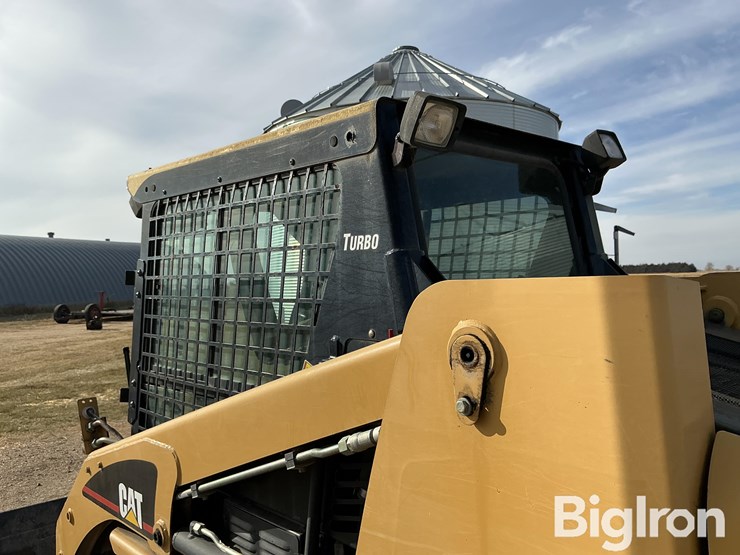 caterpillar-247b-image-19