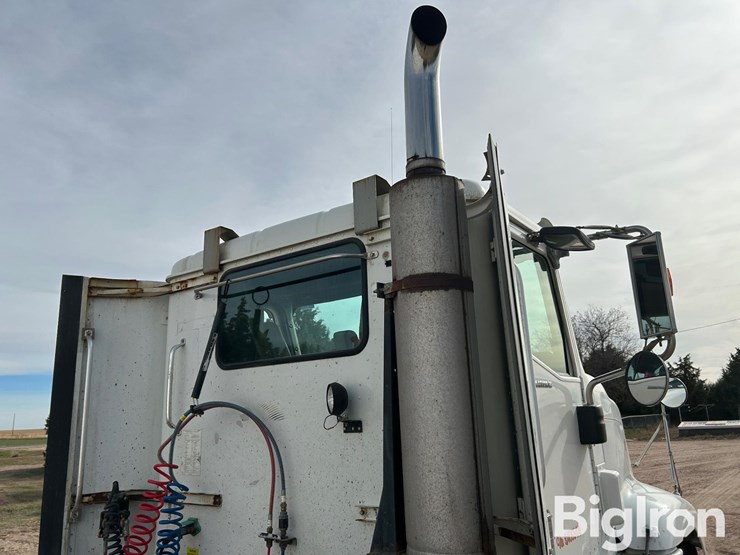 2003-international-9400-image-11