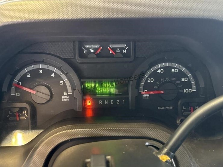 2009-ford-e350-image-19