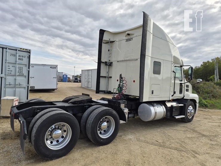 2024-mack-anthem-64t-image-7