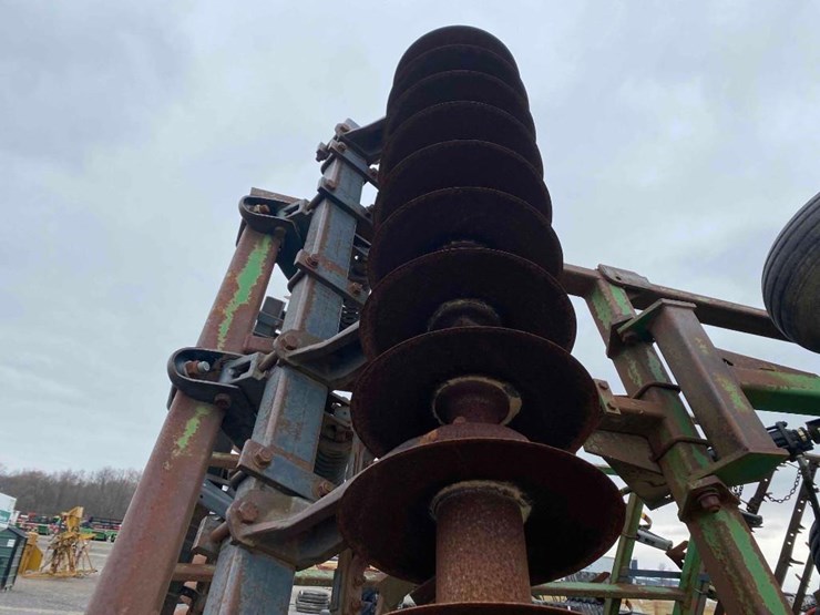 john-deere-724-image-22