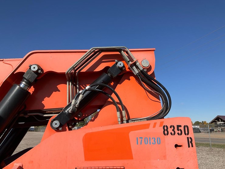 2016-sky-trak-6042-image-22