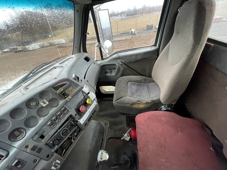 #1145-•-1998-ford-cab-and-chassis-(has-mn-title)-image-24