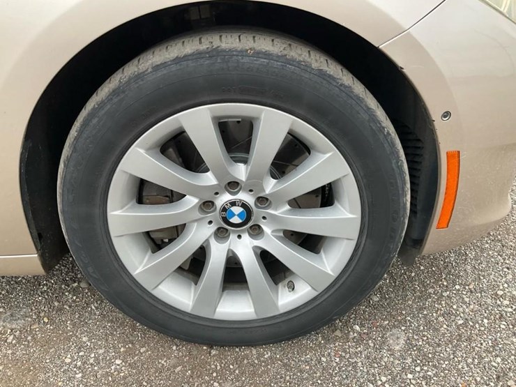 #2053-•-2010-bmw-550gt-car*-image-33