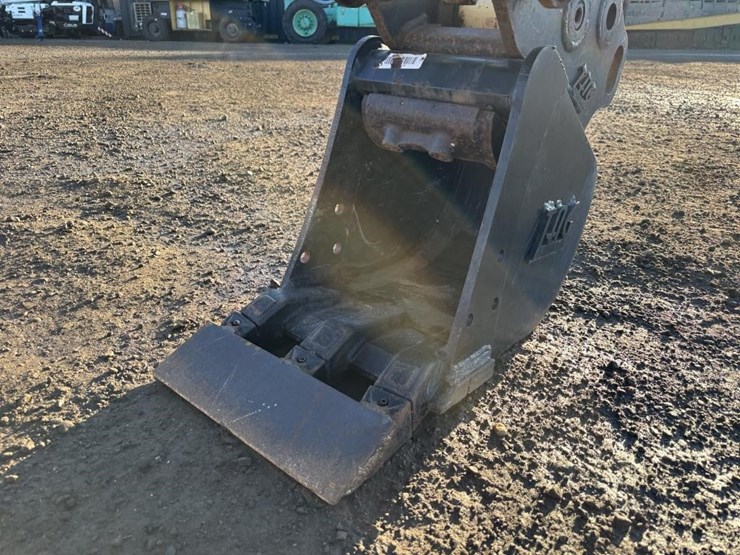 takeuchi-tb230-image-11