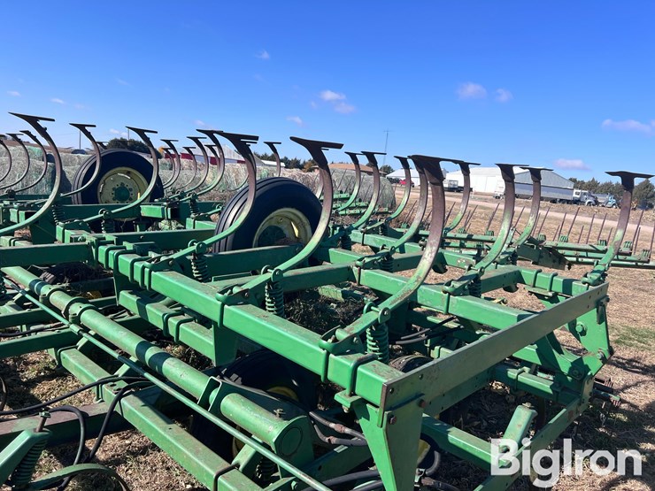 john-deere-1010-image-15