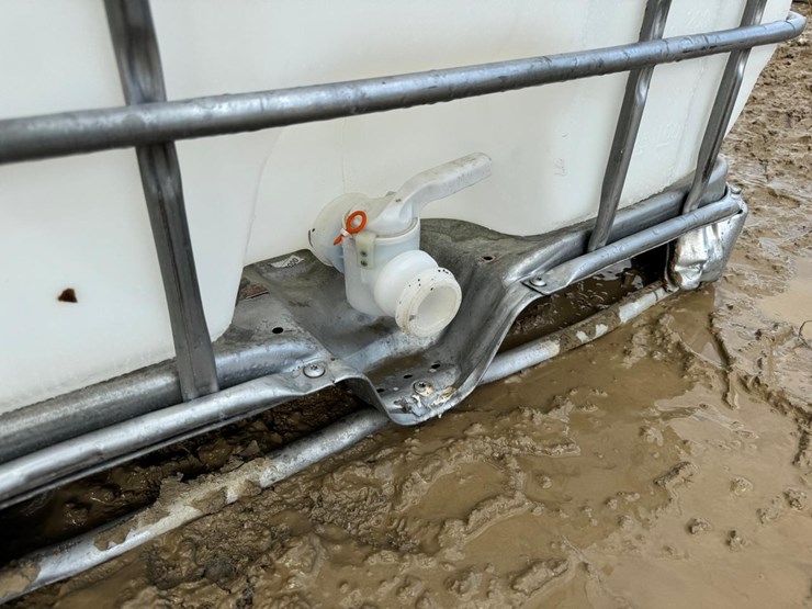 water-tank-tote-image-5