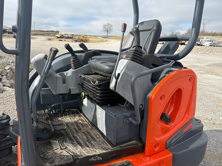 kubota-kx040-4-image-13