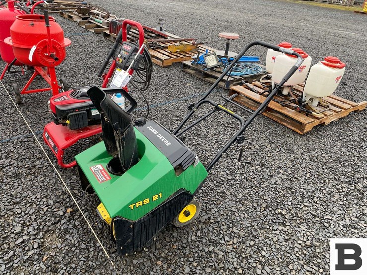 john-deere-trs-21-snow-blower-image-2