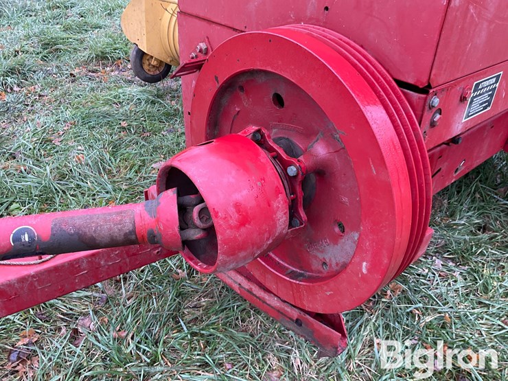 new-holland-565-image-13