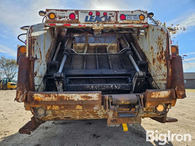 2003-international-7400-image-6