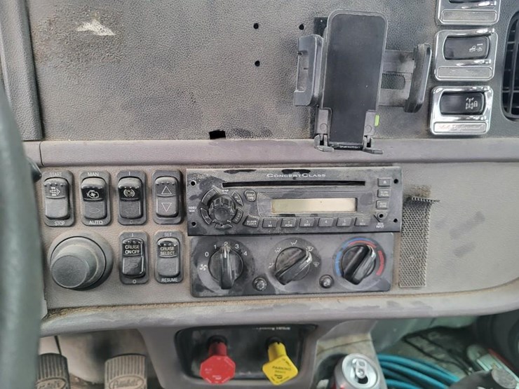 2012-peterbilt-386-image-47