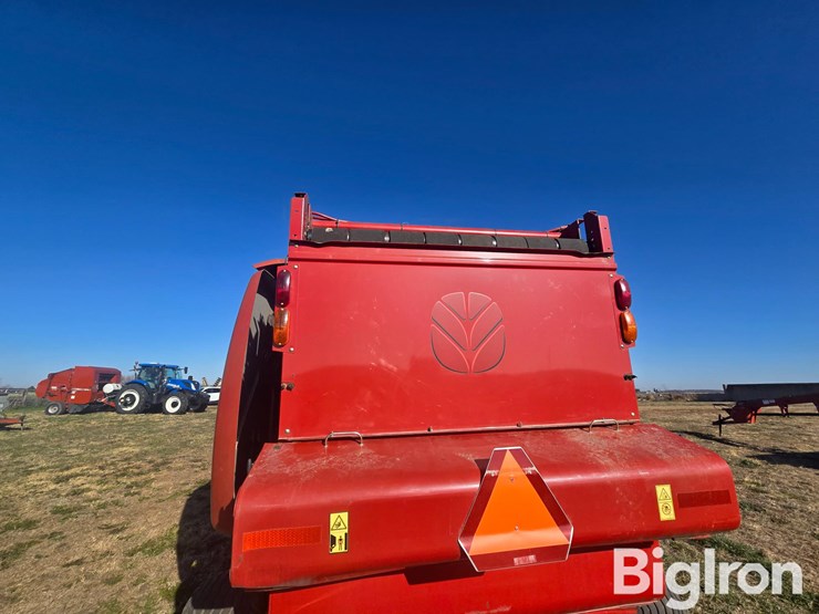 2014-new-holland-1000-image-16