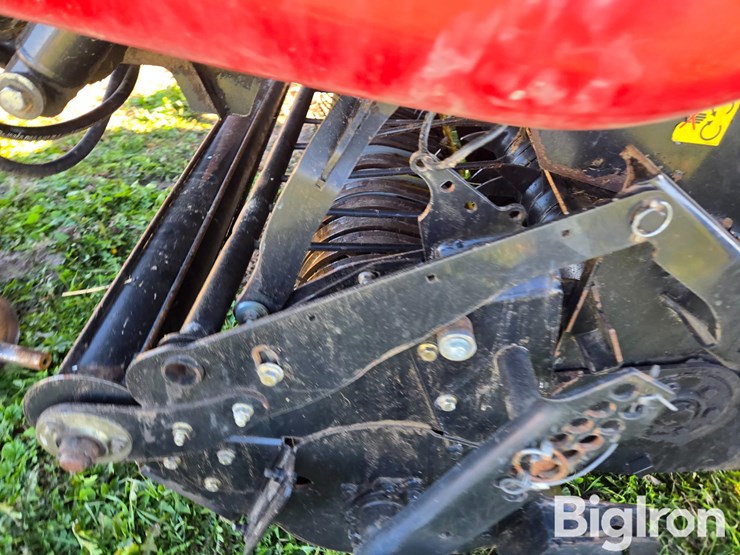 case-ih-rb565-premium-image-14